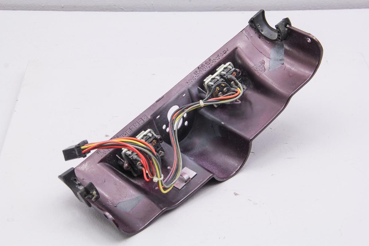 06 Harley Electra Glide Ultra FLHTCUI Ignition Switch Dash Cover